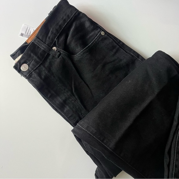 Levi’s • Black High Loose Flare Jeans - Picture 6 of 10